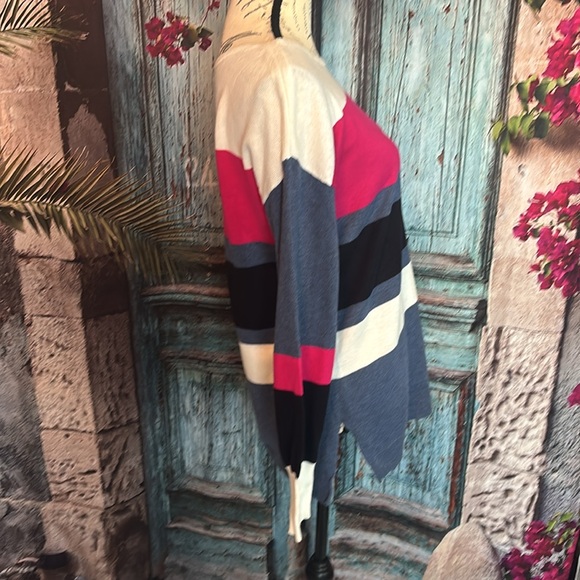 Liz Claiborne striped light sweater , size medium, good used condition - Picture 4 of 6